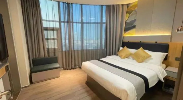 Люкс Homeinn Selected Hotel (Zaozhuang Xuecheng Guangming West Road Railway Station)