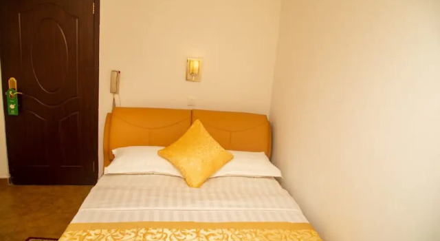 Gold Plaza Hotel