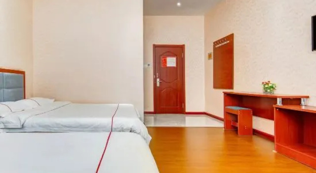Двухместный номер Standard Jindi Business Hotel