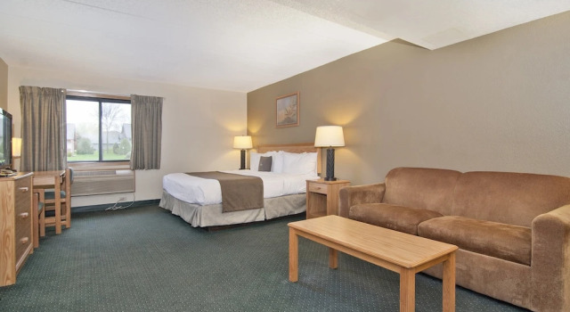 Двухместный семейный люкс Boarders Inn & Suites by Cobblestone Hotels - Faribault