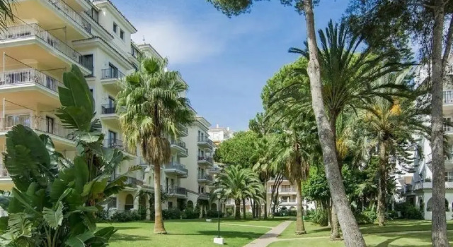 Апартаменты Deluxe с 3 комнатами с балконом Beachfront Urb. Luxury Apartment 1