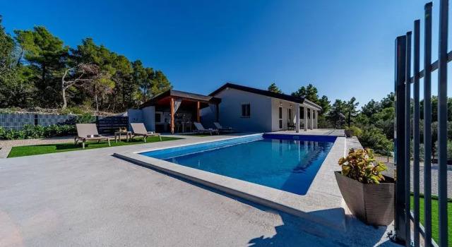 Villa Antea by Villas Guide, Prenota Villa Hotel a Croatian Islands con piscina, Piscina
