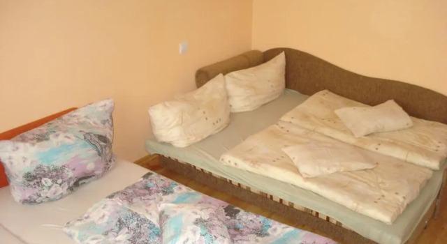 Sunshine Apartment, Забронировать Апартаменты/квартира Недорогие отели Хайдусобосло, рядом с Bell House, недорого