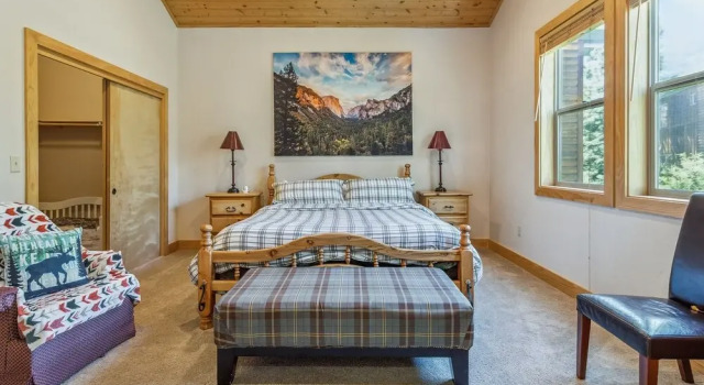 Dog Friendly Summer Vacation Hub Near Town 4 Bedroom Home by Redawning, Забронировать Отель Шейвер Лейк Национальный парк Йосемити