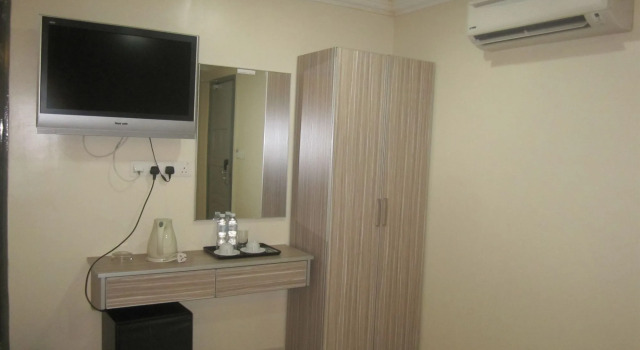 Safari Hotel, Забронировать Отель Отели и гостиницы Batu Empat, Отель