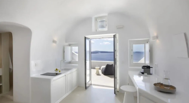 Apanema Cavehouses Santorini