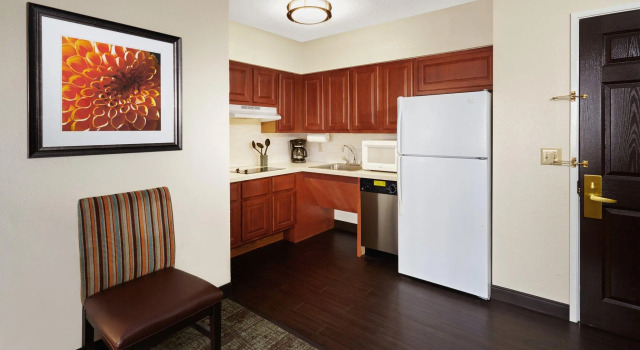 Двухместный номер Standard c 1 комнатой Staybridge Suites South Springfield by IHG
