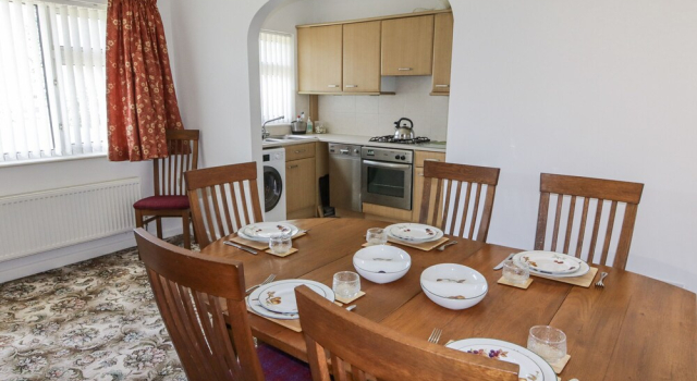 No.1 Vanderhoof Way, Забронировать Дом для отпуска Виллы Carmarthenshire, Вилла
