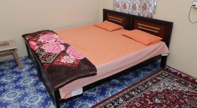 10 Guests-For Tourists, Rezerwuj Hotel Hajdarabad 