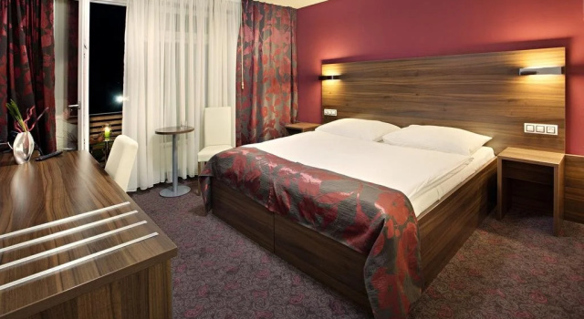 Hotel Termal Mušov, Забронировать Отель Отели Пасоглавок с бассейном, Бассейн