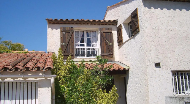 Les Troenes, Book Hotel Hoteller i Var coast med parkering, Parkering