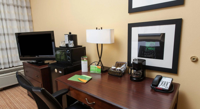 Четырёхместный номер Standard Courtyard by Marriott Florence