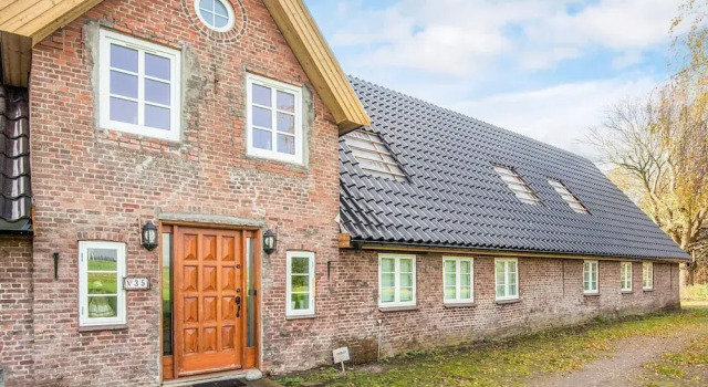 4 Star Holiday Home in Hojer, Rezerwuj Dom wakacyjny Hotele w Sønderjylland z parkingiem, Parking