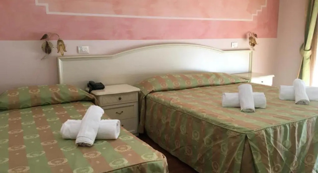 Standard Dreier Zimmer Hotel Villa Strassoldo "Ex Attianese Hotel Restaurant"