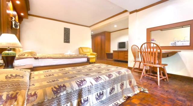 Трёхместный номер Deluxe Royal Ivory Sukhumvit Nana
