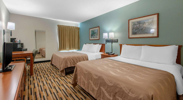 Четырёхместный номер Standard Baymont by Wyndham Port Wentworth