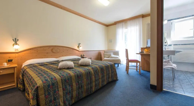 Двухместный номер Standard с балконом и с видом на горы Hotel Colfosco