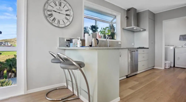 Nanny's Beach House - Waihi Beach Holiday Home, Buchen Sie Hotel Waihi 