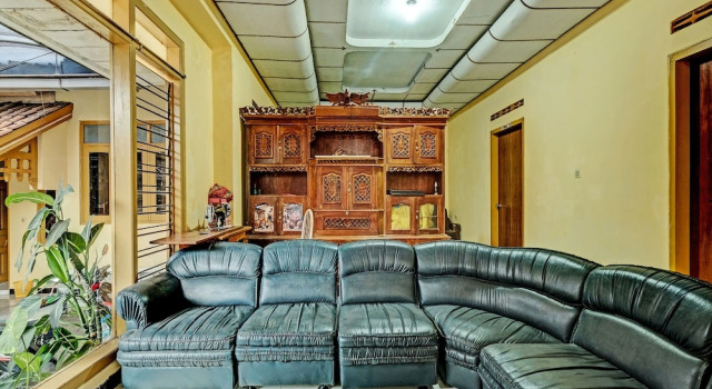 SPOT ON 92408 Hotel Renata 2, Rezervasyon Otel Getasan Central Java