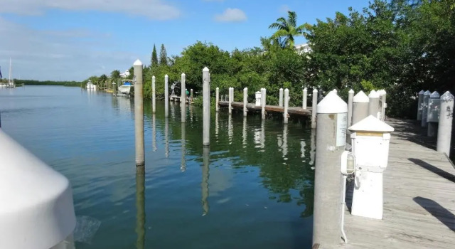 Вилла Coco Plum Beach & Tennis Club & Marina