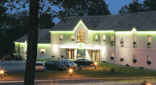 Logis Le Tulipier, Rezerwuj Hotel Hotele w Marne z basenem, Basen
