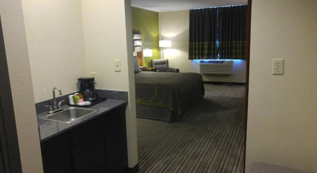 Номер Standard Super 8 by Wyndham Copley Akron