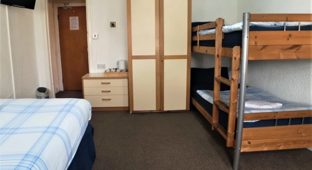Четырёхместный номер Standard The Hopton Hotel