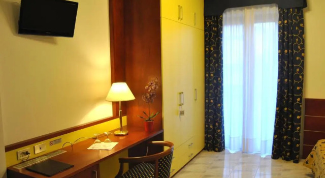 Двухместный номер Standard с балконом и с частичным видом Hotel Villa Olivo Resort 3S