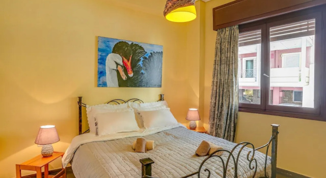 Cozy Apartment in Athens near Aghios Ioannis Subway Station
