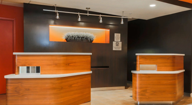 Courtyard by Marriott Topeka, Book Hotel Topeka Kansas