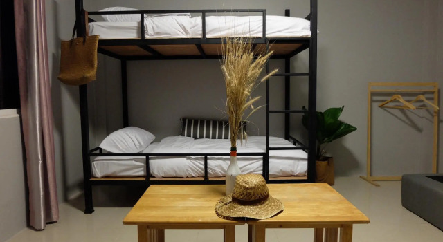 Кровать в общем номере (женский номер) Ma Norn Phuket Hostel