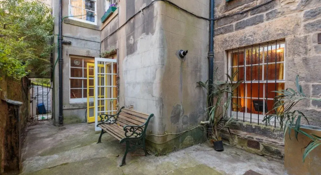 Beautiful Hideout in Center of Edinburgh - Business - Holidays, Забронировать Отель Midlothian Эдинбург, рядом с Железнодорожный вокзал Эдинбург-Уэверли