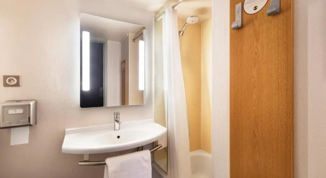Двухместный номер B&B HOTEL Lyon Saint-Priest
