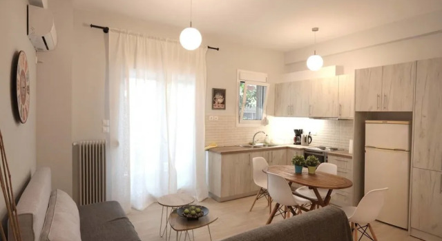 Pale Coloured Apt in Athens Historic Centre, Забронировать Отель Отели Афины 3 звезды, рядом с Улица Пейрайос, 131, 3*