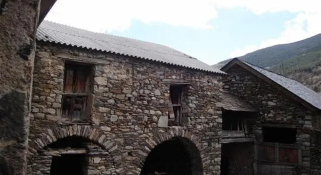 Casa Farré, Varaa Hotelli Cardet La Vall de Boi