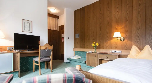 Hotel Am Wolfgrubenersee, Забронировать Отель Сопрабольцано Ренон
