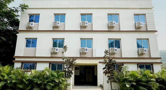 Hotel Karan International by OYO Rooms