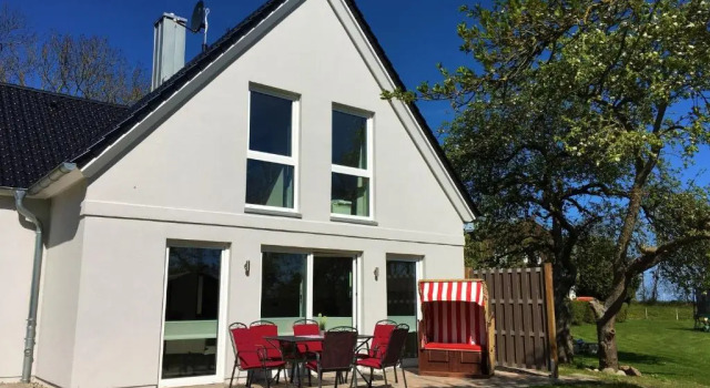 Коттедж Ferienhaus Sommersonne, Hof zur Sonnenseite Fehmarn, 4 Sterne