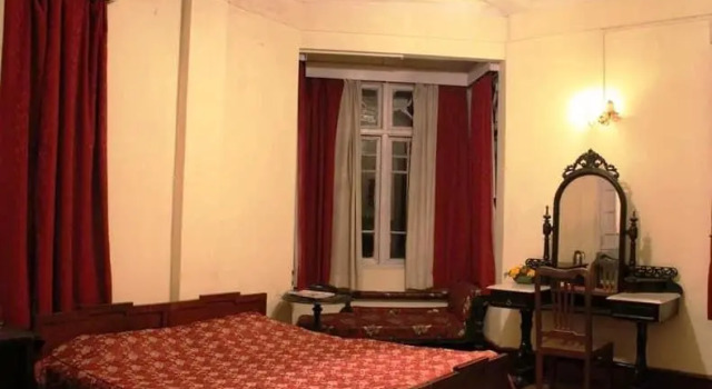 Pineridge Hotel