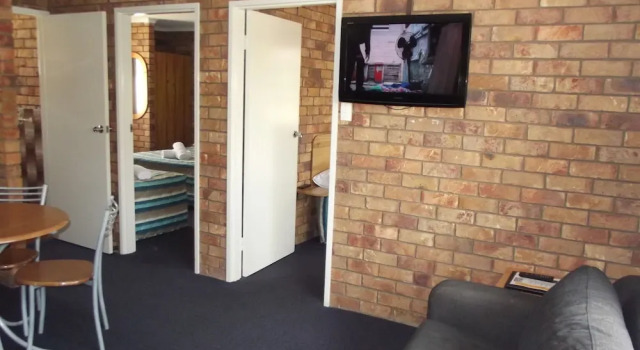 Люкс Standard с 2 комнатами Bridge Street Motor Inn