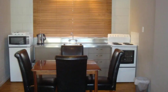 Апартаменты Bristol Motel