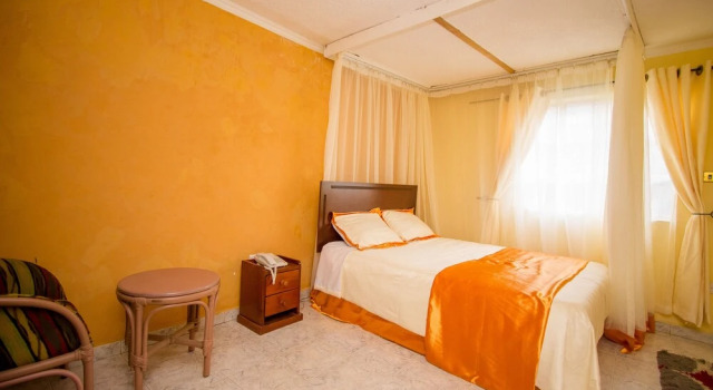 Lowela Hotel