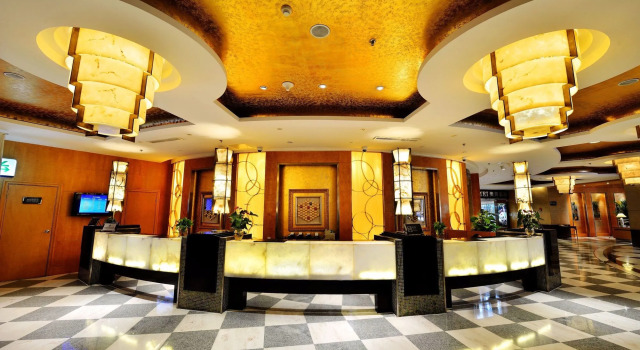 Luxemon Xinjiang Hongfu Hotel
