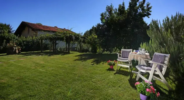 Lo Zigolo Bed & Breakfast, Забронировать Отель Отели Пьемонта с бассейном, Бассейн