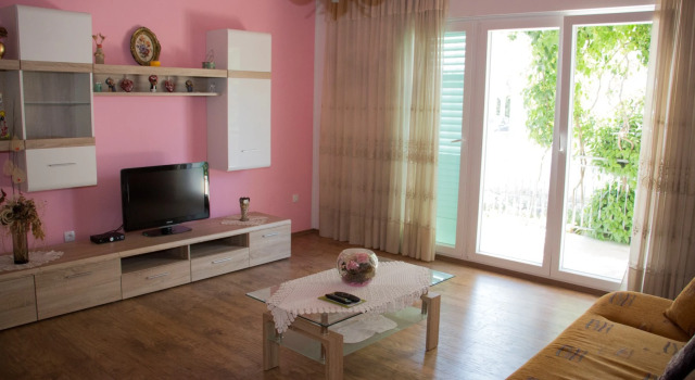 Apartment Radin - 2 bedroom apartment: A1 Vodice, Riviera Sibenik, Забронировать Апартаменты/квартира Водице Шибенско-Книнская жупания, рядом с Пляж Фрателли
