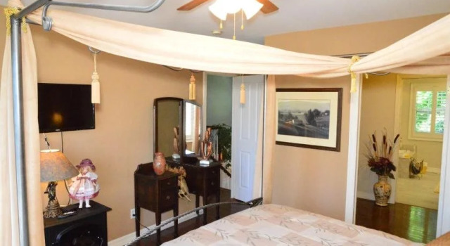Eagle's Wing Bed and Breakfast, Varaa Hotelli Niagara Wine Region Ontario