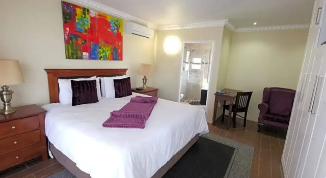 Lucolo Palace B&B - Mthatha, Забронировать Отель Отели Wild Coast с парковкой, Парковка