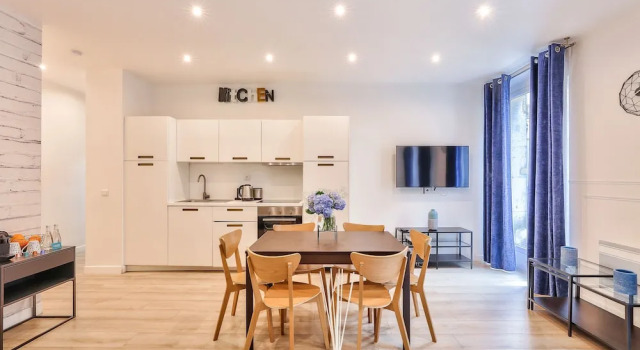 23 - Luxury Parisian Flat Montorgueil, Забронировать Отель 2-й округ: Биржа Париж, рядом с Станция метро Rambuteau