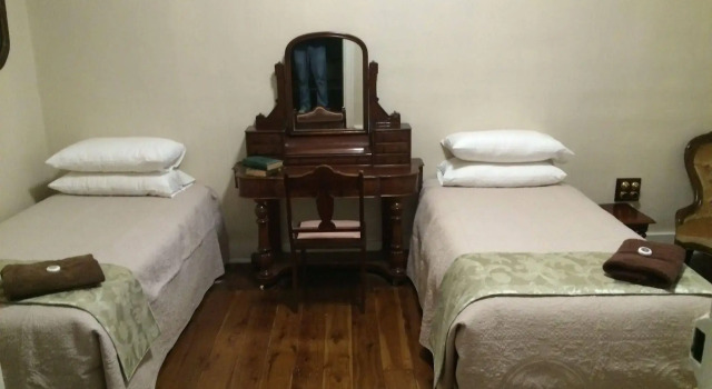 Wisemans Inn Hotel, Boek Hotel Berrilee Nieuw-Zuid-Wales