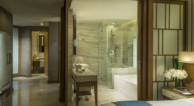Двухместный семейный номер Standard c 1 комнатой с балконом и с видом на океан InterContinental Nha Trang by IHG